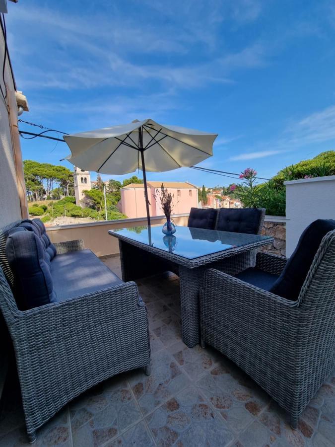 Narcis Central Apartment With Sea & City Views Veli Losinj Exterior photo